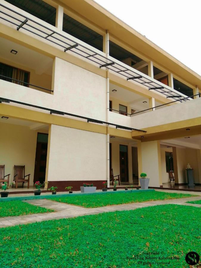 Sparkling Resort Kataragama Kültér fotó