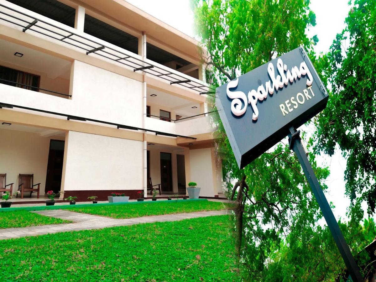 Sparkling Resort Kataragama Kültér fotó